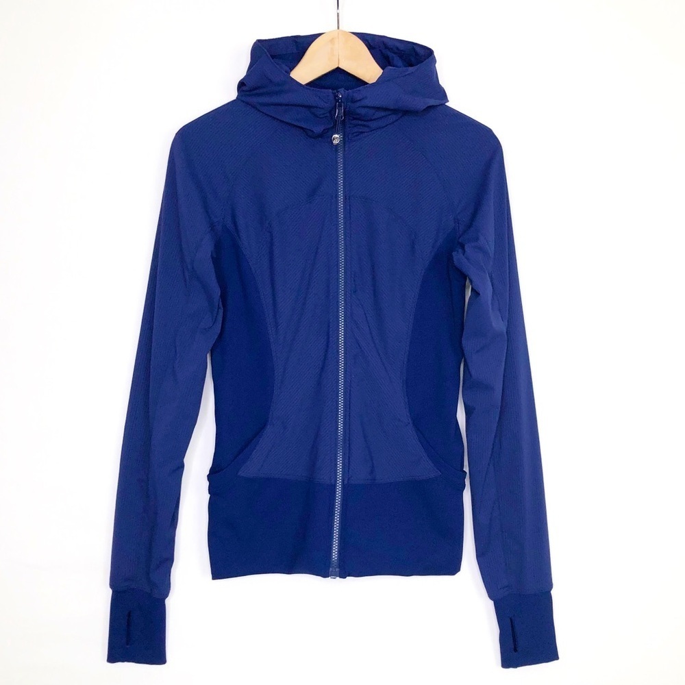 Lululemon In Flux Navy blue zip front. Women's Blue Hooded Jacket